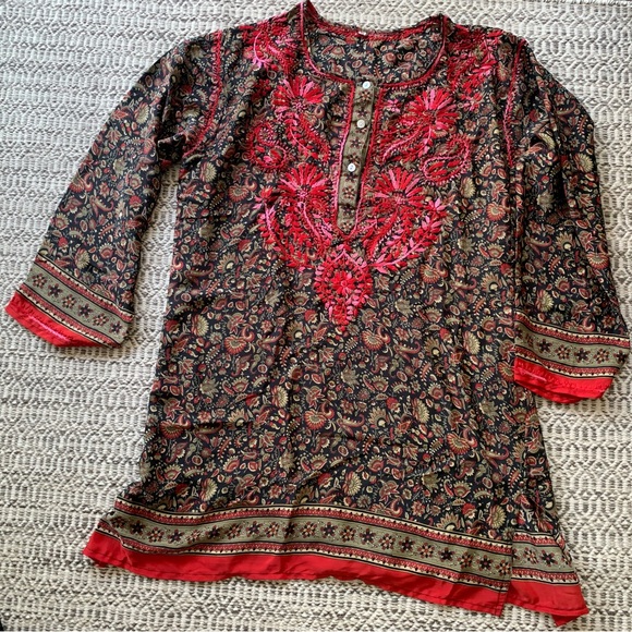 Tops - Indu embroided silk blouse.